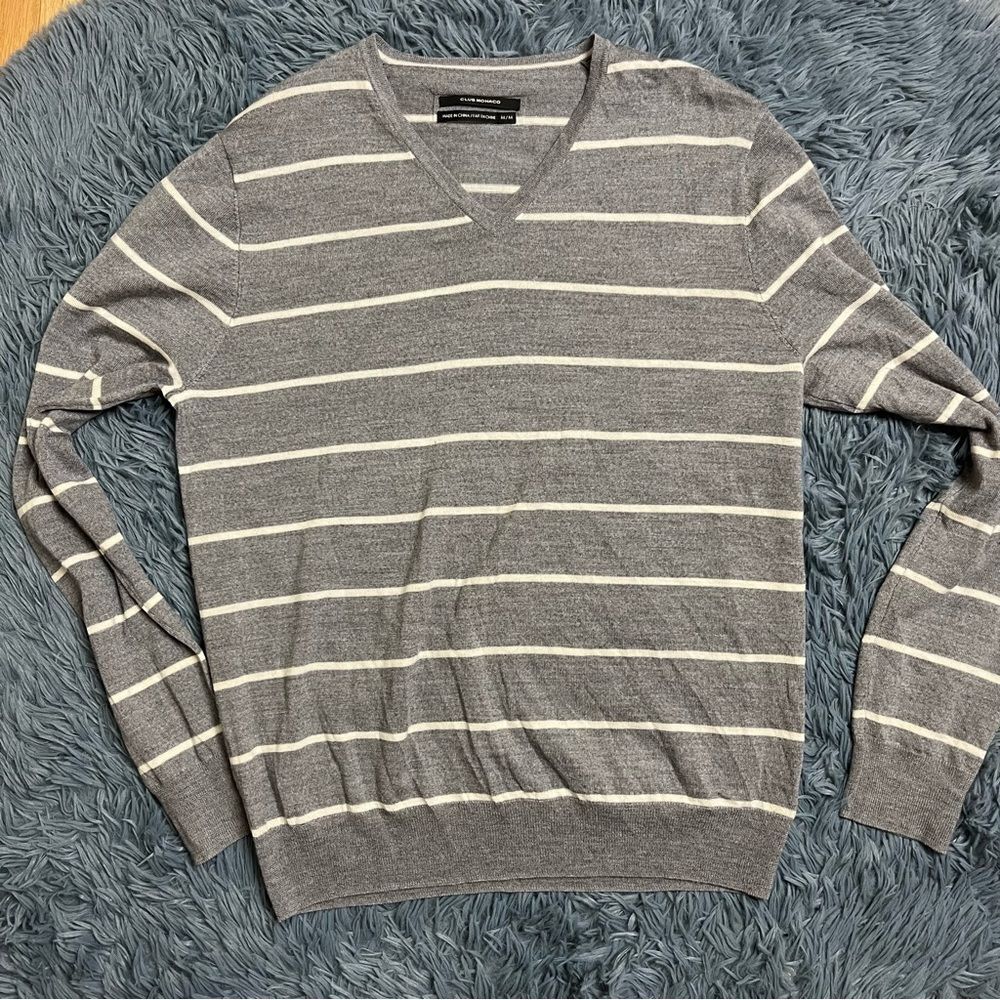 Club Monaco Men's Gray Striped Merino Wool V-Neck Sweater Size M
